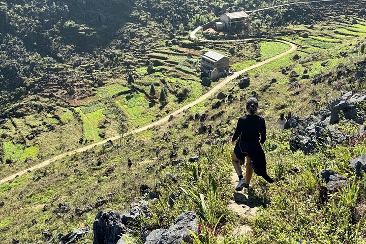 Avontuurlijke Ha Giang Loop : Gemakkelijke ruiters Camp-Trekking Tours 3D2N