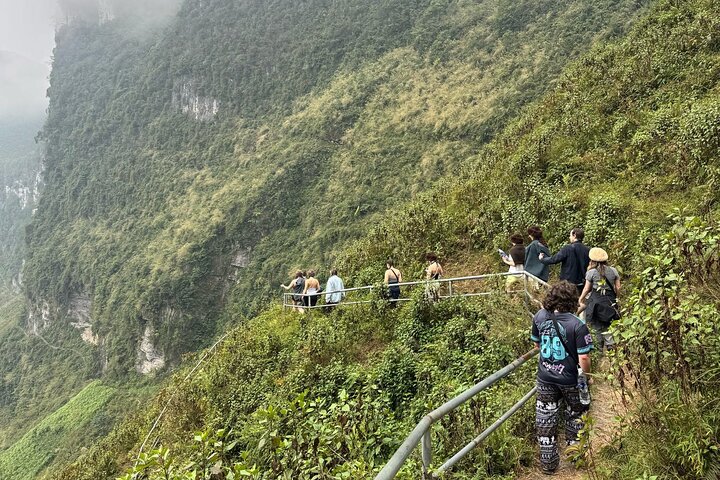 Avontuurlijke Ha Giang Loop : Gemakkelijke ruiters Camp-Trekking Tours 3D2N
