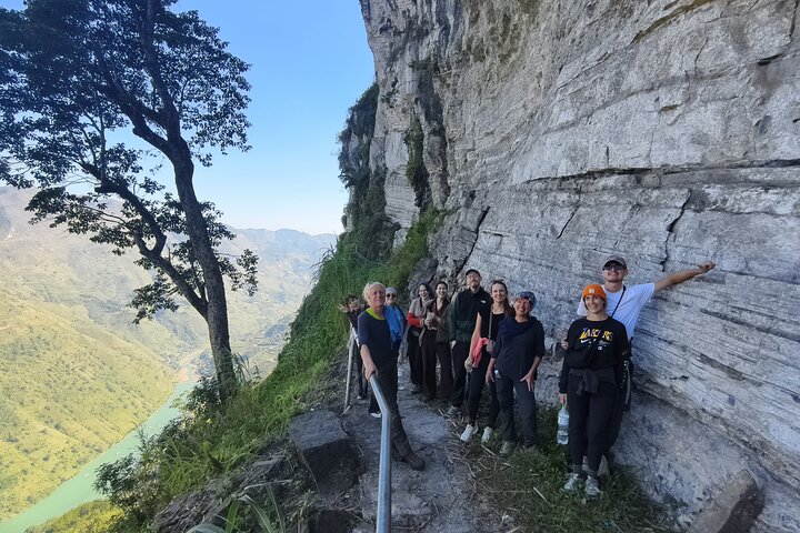 Avontuurlijke Ha Giang Loop : Gemakkelijke ruiters Camp-Trekking Tours 3D2N