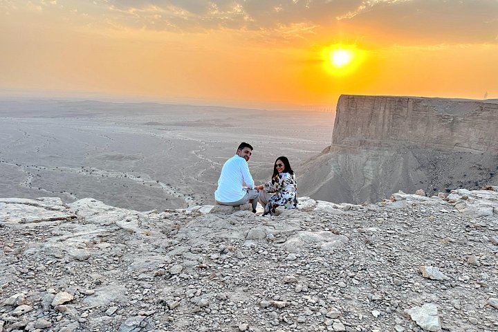 Kort 3 - Hour Second Edge of the World Tour: Darb Al-Manjour Trail