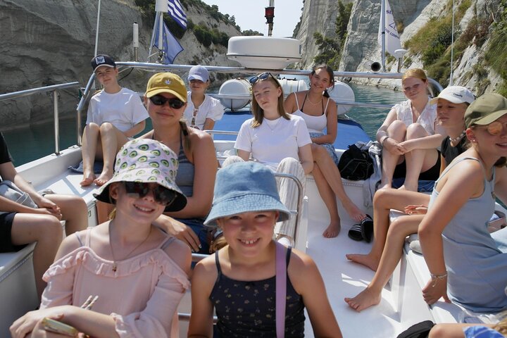 Corinth Canal Cruises Passage By St Andreas Barca con fondo in vetro