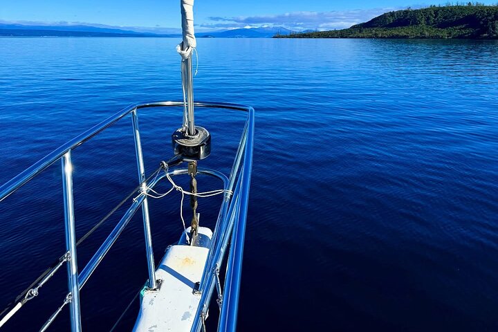 Eco Sailing Tour till Maori hällristningar på Lake Taupo