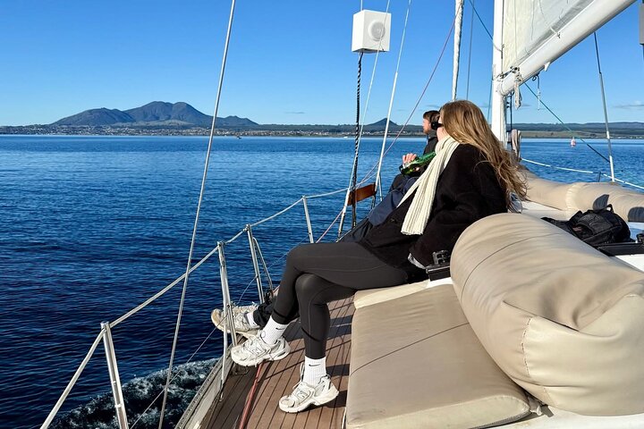 Eco Sailing Tour till Maori hällristningar på Lake Taupo