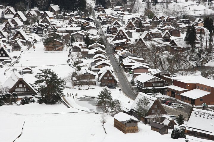En-vej busbilletter: Takayama til Kanazawa via UNESCO Shirakawa-go
