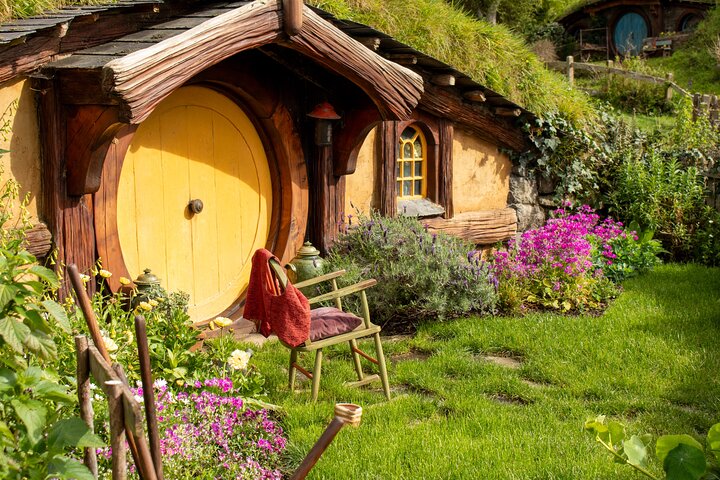 Hobbiton Movie Set Small Group Tour with Cheeky Kiwi Travel