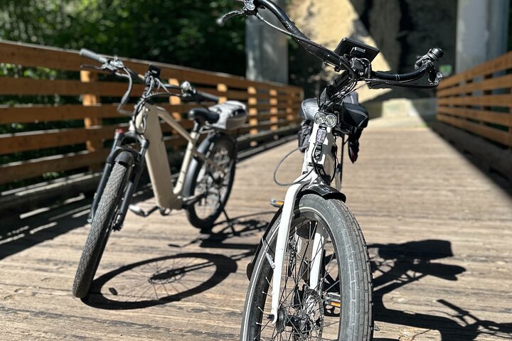 Paseo en bicicleta eléctrica por el Olympic Discovery Trail