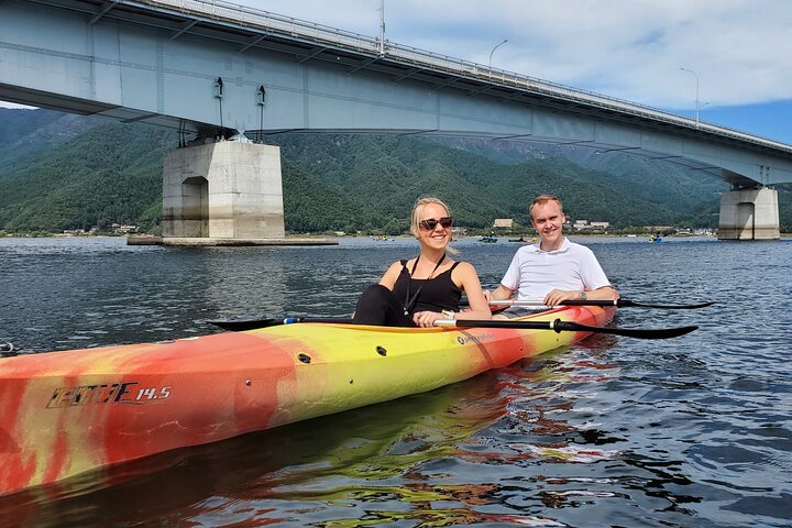 Excursión panorámica en kayak por el lago Kawaguchiko