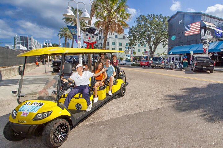 Geführte Besichtigungstour durch St. Pete im Deluxe-Golfwagen mit Straßenzulassung