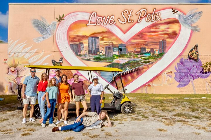 Geführte Besichtigungstour durch St. Pete im Deluxe-Golfwagen mit Straßenzulassung