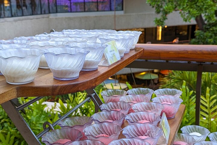 Buffet Waikiki Luau con biglietto opzionale per lo spettacolo Rock-A-Hula
