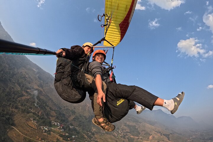 90 - Tour giornaliero di Sapa in parapendio – trasferimento in hotel incluso