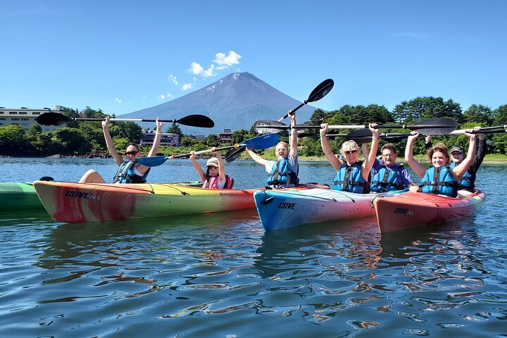 Excursión panorámica en kayak por el lago Kawaguchiko