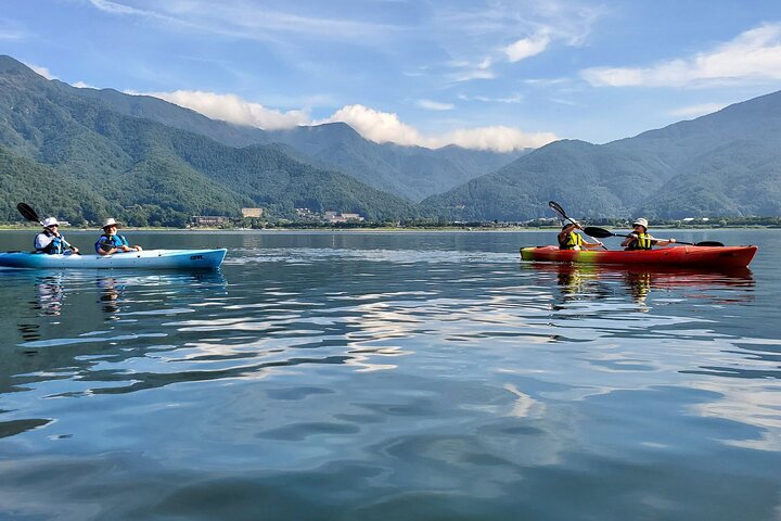 Excursión panorámica en kayak por el lago Kawaguchiko