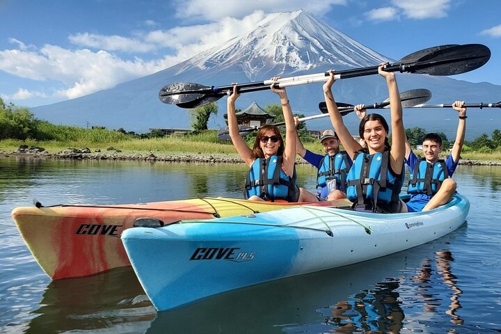 Excursión panorámica en kayak por el lago Kawaguchiko