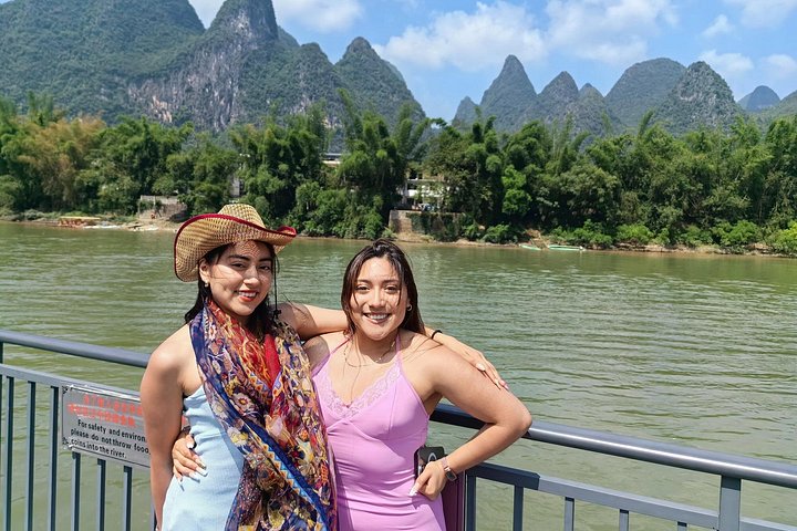 1 dagers Li River Cruise fra Guilin til Yangshuo med privat guide og sjåfør