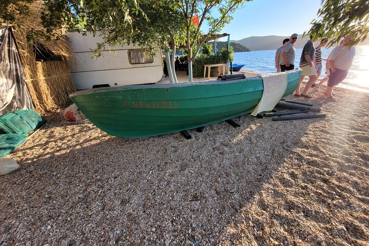 Ksamil: Mussel seiltur med mat og drikke i Albania