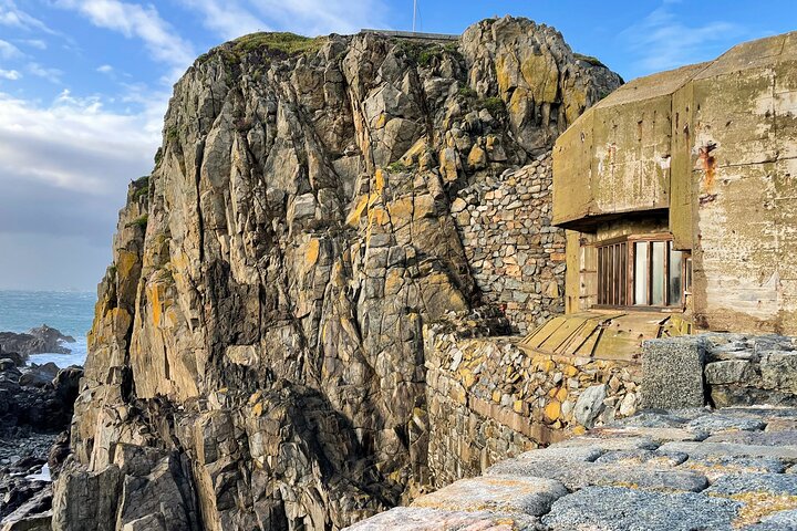 Historische Schätze & Küstenschönheiten – Private Landtour durch Guernsey