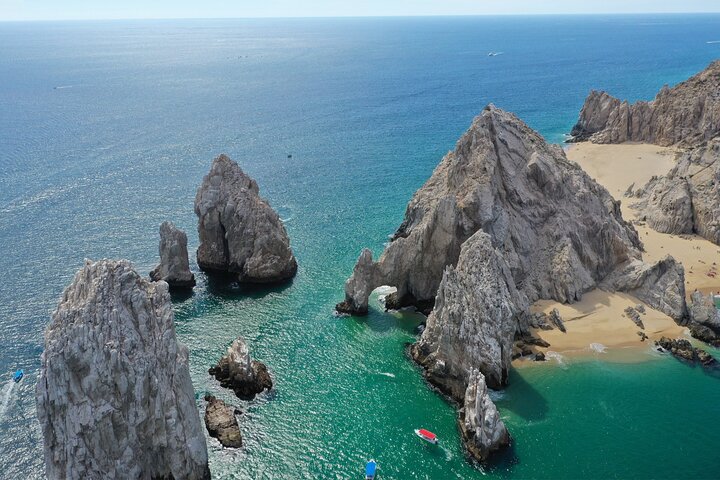 Paseo en barco a El Arco y Playa del Amante con natación