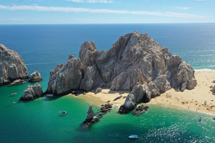 Paseo en barco a El Arco y Playa del Amante con natación