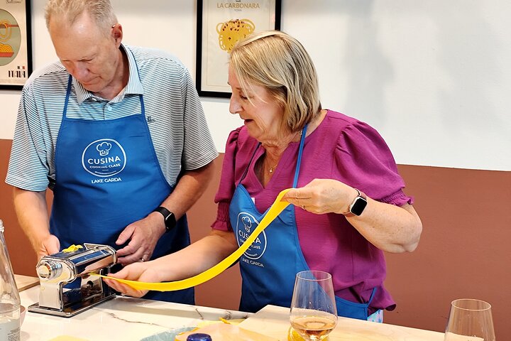 Kochkurs: Frische Pasta und Tiramisu mit Wein am Gardasee