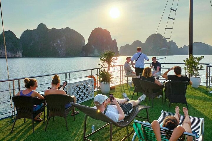 Halong Bay Overnight Cruise All Inclusive 2 Days