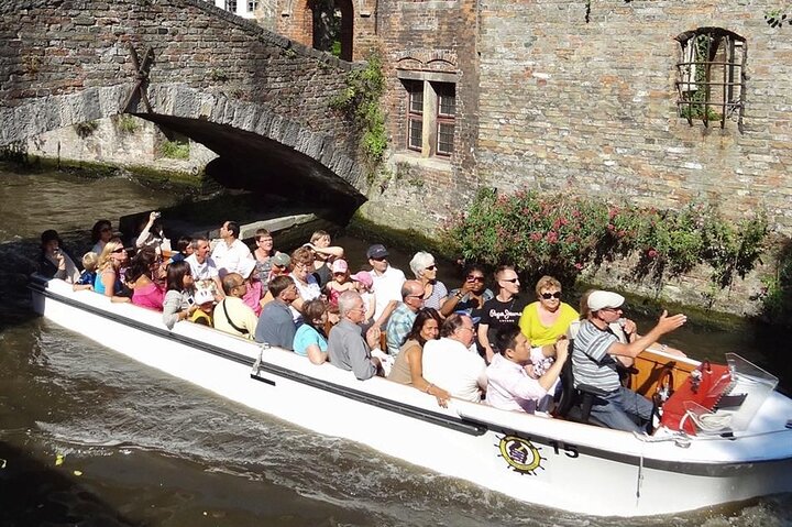 Guidet tur i Brugge med kanal cruise og smaksprøver