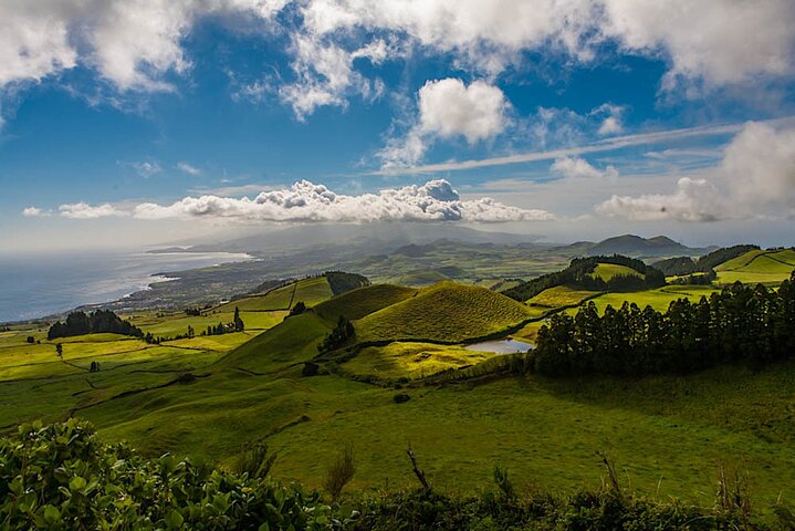 São Miguel West Van Tour: Sete Cidades & Fogo Lake + Lunch