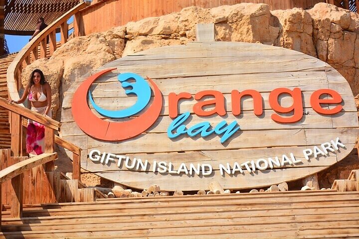 Privat båd , fiskeri , snorkling , delfiner & frokost – Hurghada
