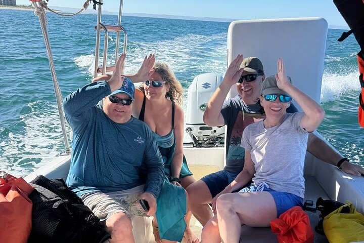 Nada con el tiburón ballena en La Paz, México