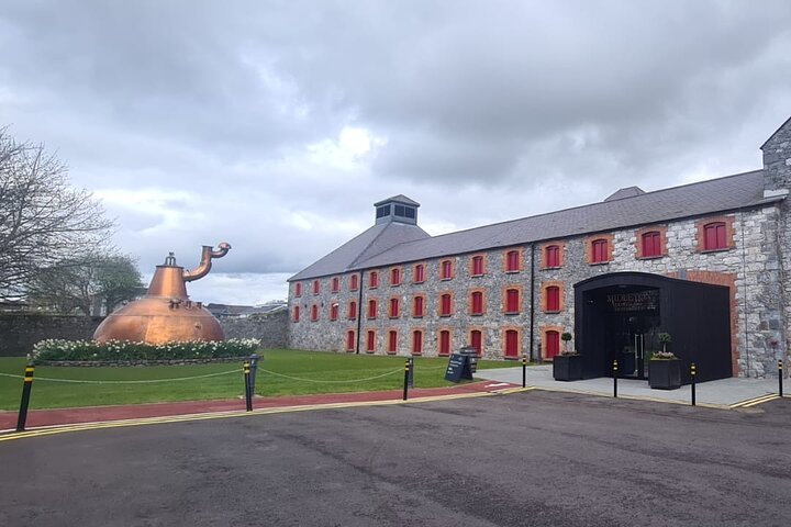 Tour privado, Castillo de Blarney, destilería Jameson y Cobh.