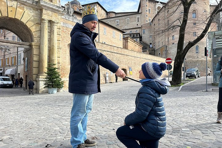 Pequeños exploradores de la ciudad de Urbino Búsqueda del tesoro para niños y familias