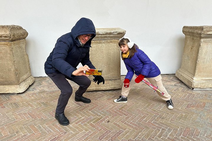 Pequeños exploradores de la ciudad de Urbino Búsqueda del tesoro para niños y familias