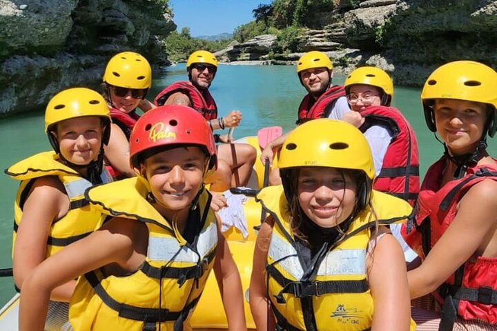 Famiglia Rafting Fiume Vjosa a Permet Albania