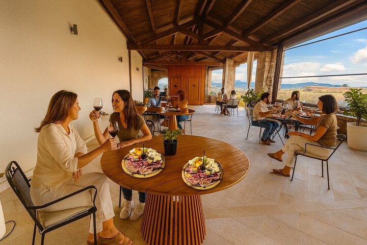 Olbia: Wine Tour in Gallura + Degustazione + pickup incluso