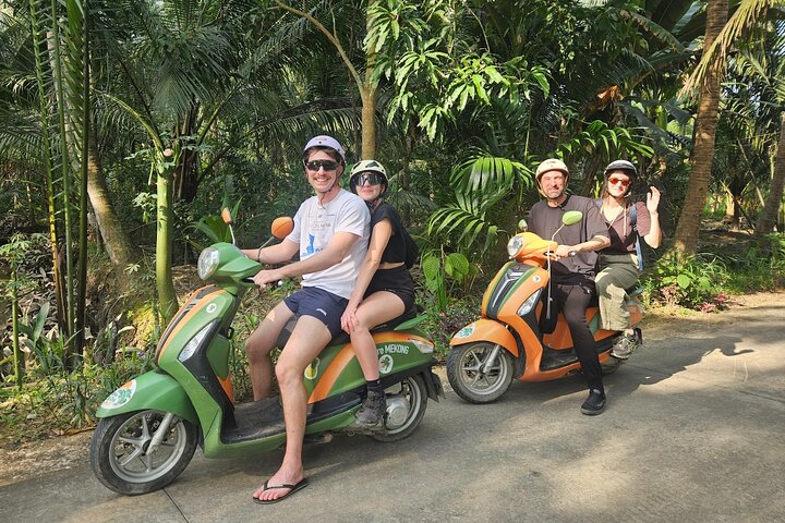 Ben Tre : Scooter, Kultur, Segelbåt och Mekongmat (halvdag)