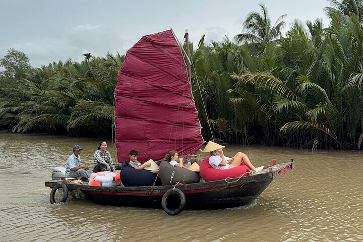 Ben Tre : Scooter, Kultur, Segelbåt och Mekongmat (halvdag)