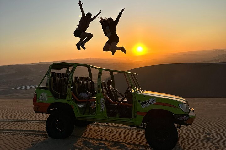 Från Ica eller Huacachina: Buggy- och sandboardtur med solnedgång