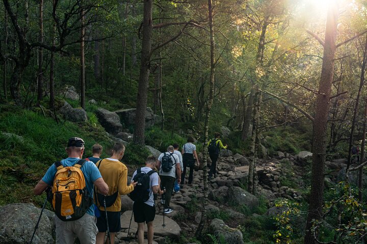 Preikestolen | Kanzelfelsen - Wanderung mit Fachkundiger Tourleiter