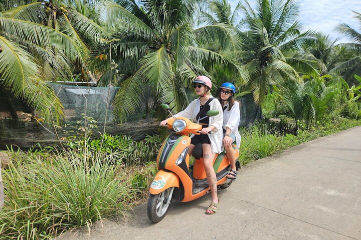 Ben Tre : Scooter, Kultur, Segelbåt och Mekongmat (halvdag)