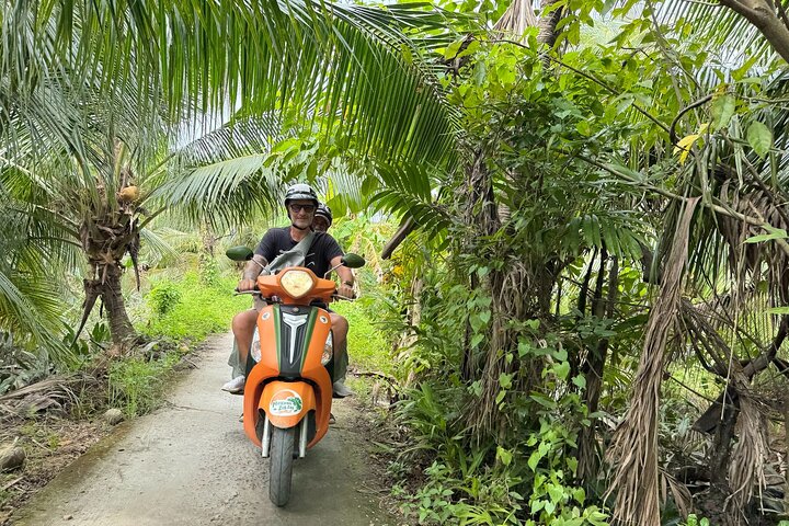 Ben Tre : Scooter, Kultur, Segelbåt och Mekongmat (halvdag)