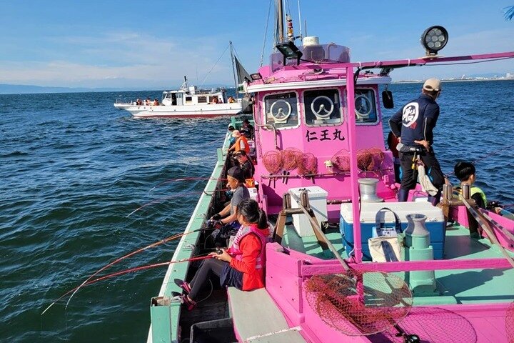 Une expérience de pêche en mer dans l'océan au plus près d'outre-mer