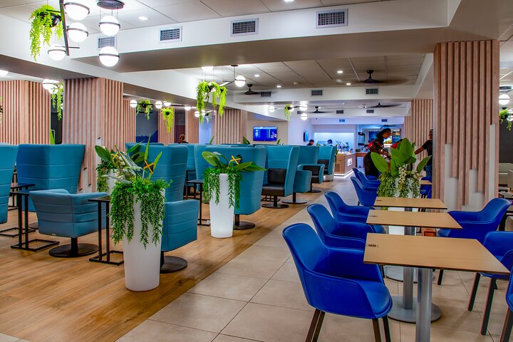 Sala VIP Club Kingston y entrada prioritaria en Norman Manley