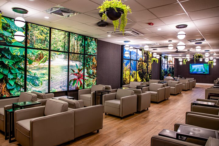 Sala VIP Club Kingston y entrada prioritaria en Norman Manley