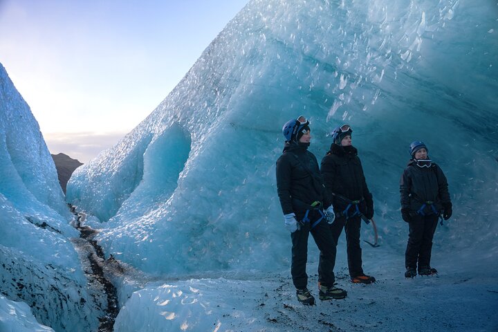 Sólheimajökull Glacier Hike - Aventura en hielo azul para grupos pequeños
