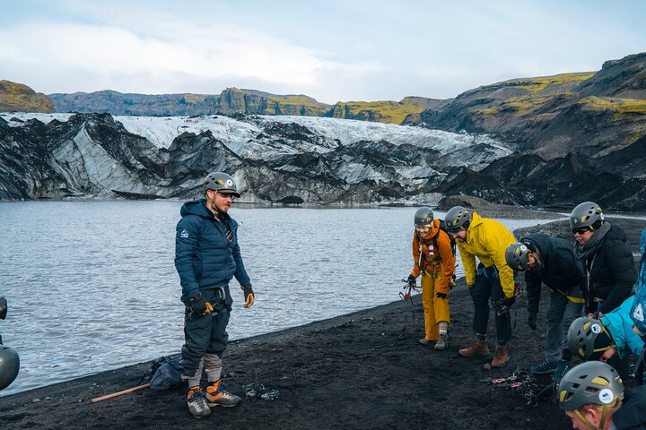Sólheimajökull Glacier Hike - Aventura en hielo azul para grupos pequeños