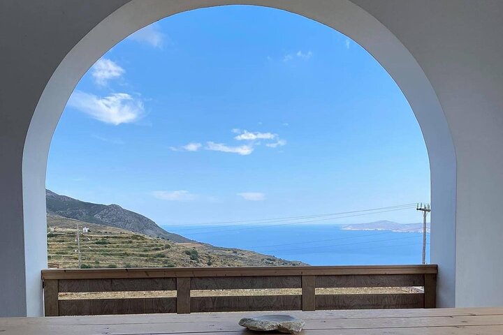 Vinprovning i Tinos: Havsutsikt Terrass Tour & Sommelier Guide