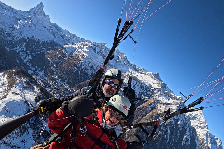 Vol en tandem en parapente à Zermatt avec vue sur le Cervin (20–25min)