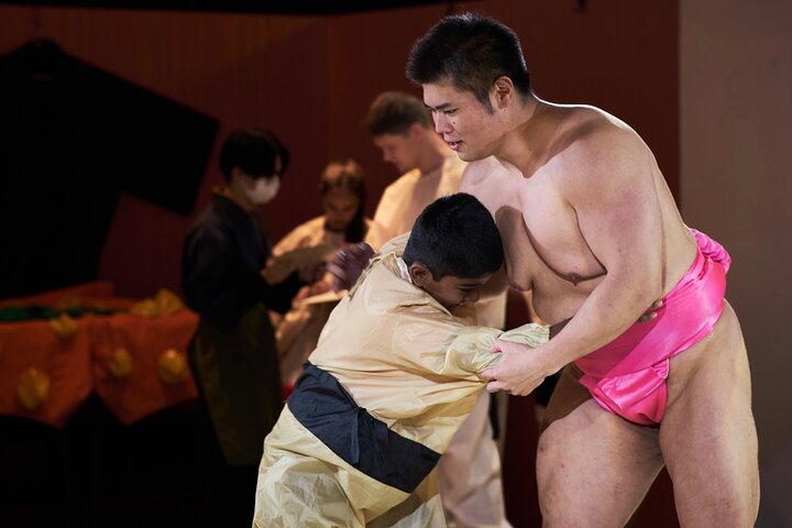 Osaka Sumo Experience : Live Show, Probieren Sie Sumo, Kimono & Hot Pot Meal