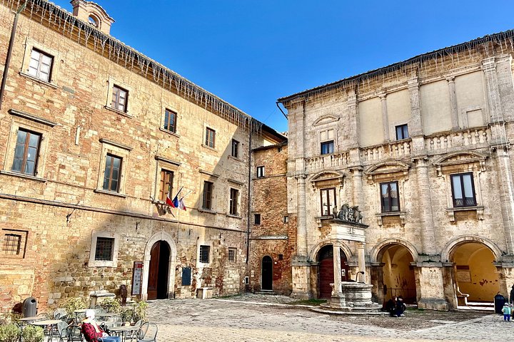 Recorrido privado a pie por Montepulciano con cata de vinos