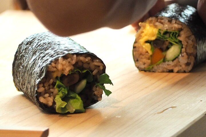 Classe de Sushi Vegan em Tóquio – 6 tipos, história cultural e refeição completa